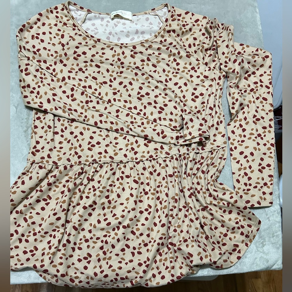 Perfect Peach Cream and Brown Patterned Top